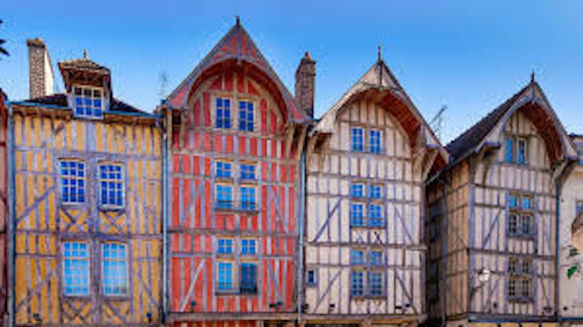 Logis Hotel Du Cirque Troyes Centre Historique Esterno foto