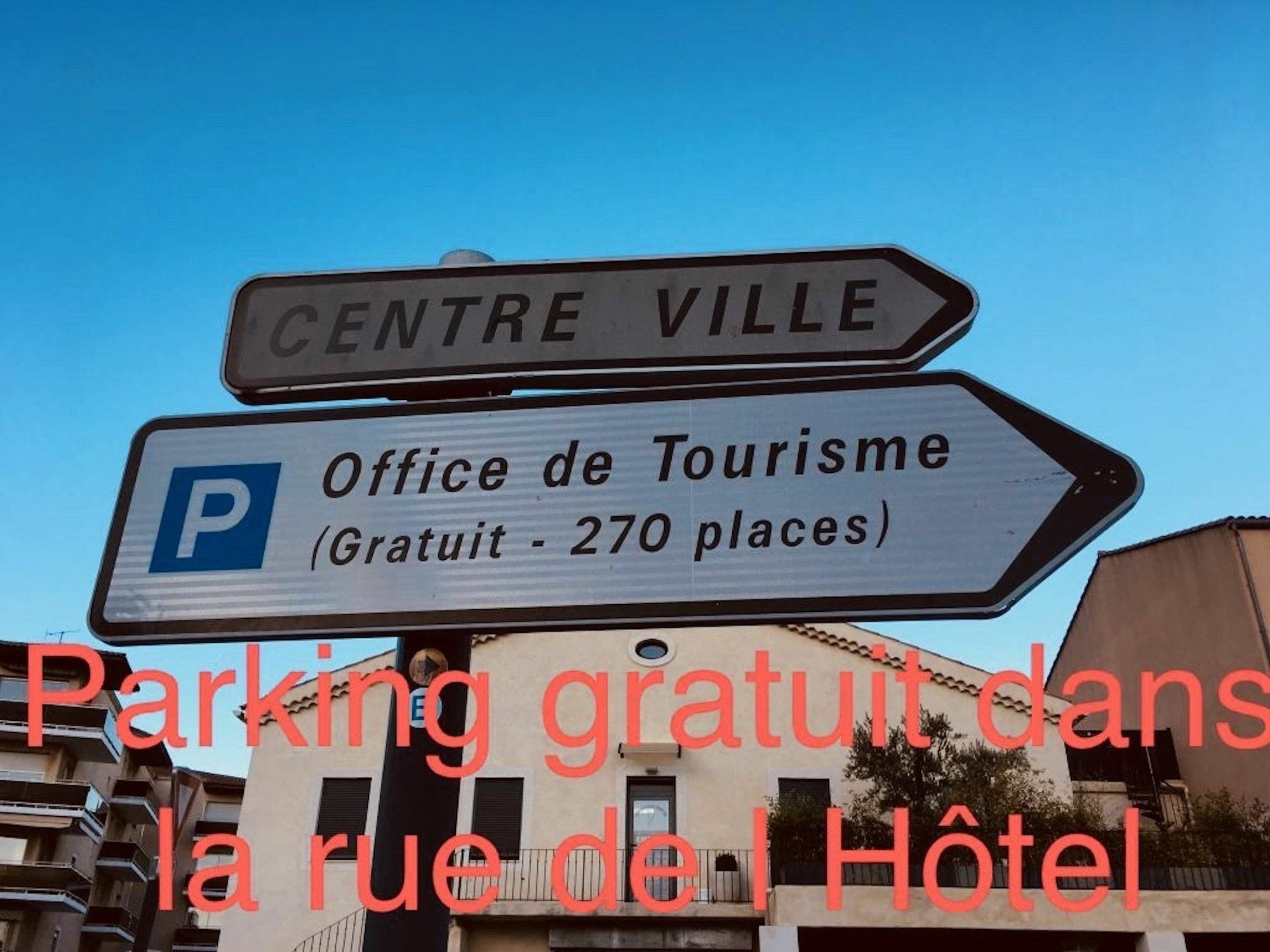 Logis Hotel Du Cirque Troyes Centre Historique Esterno foto